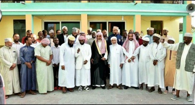 نائب رئيس هيئة علماء اليمن الشيخ المعلم يحضر مسابقة إفريقيا الكبرى للقرآن الكريم في تنزانيا
